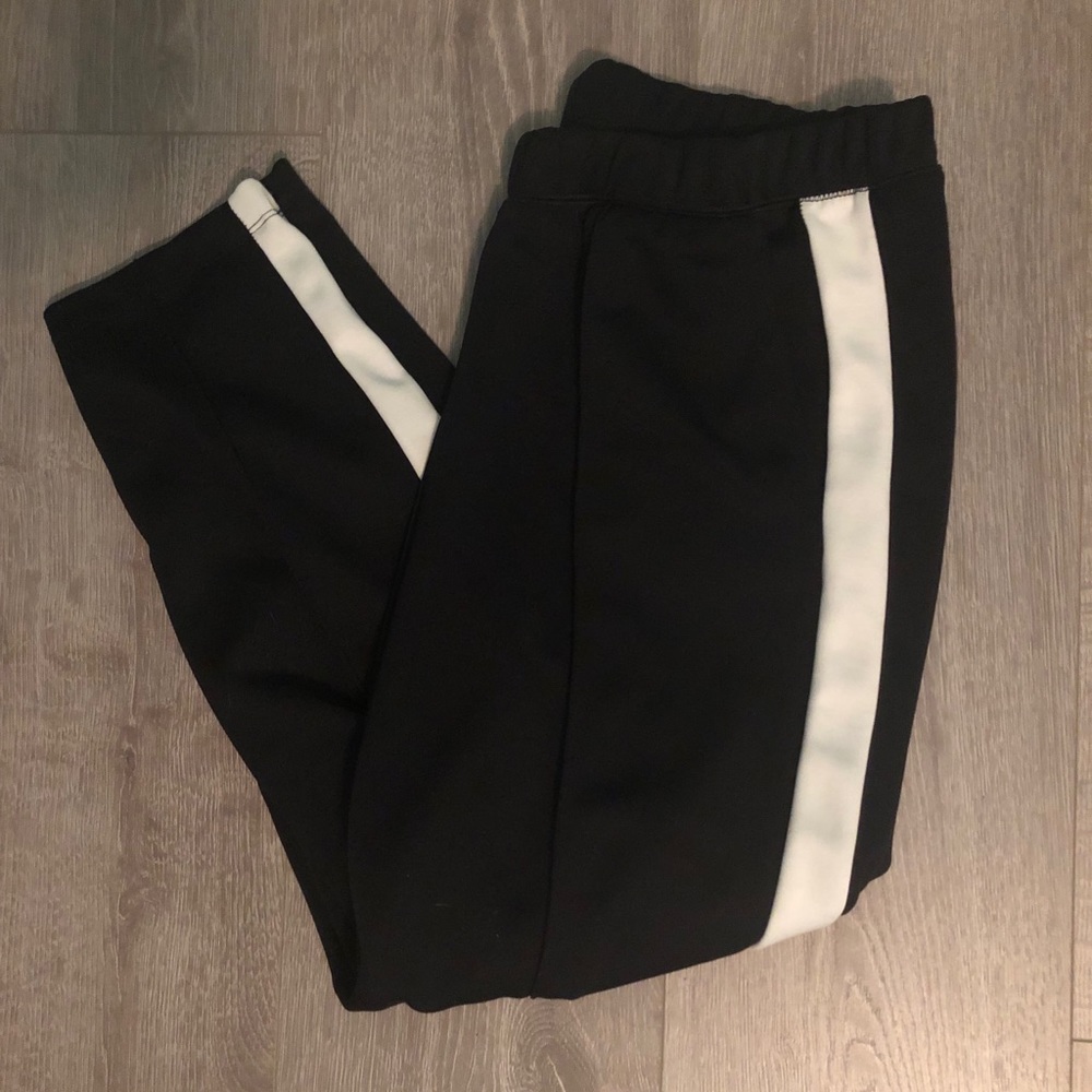 Old Navy Pleated Relaxed Joggers
